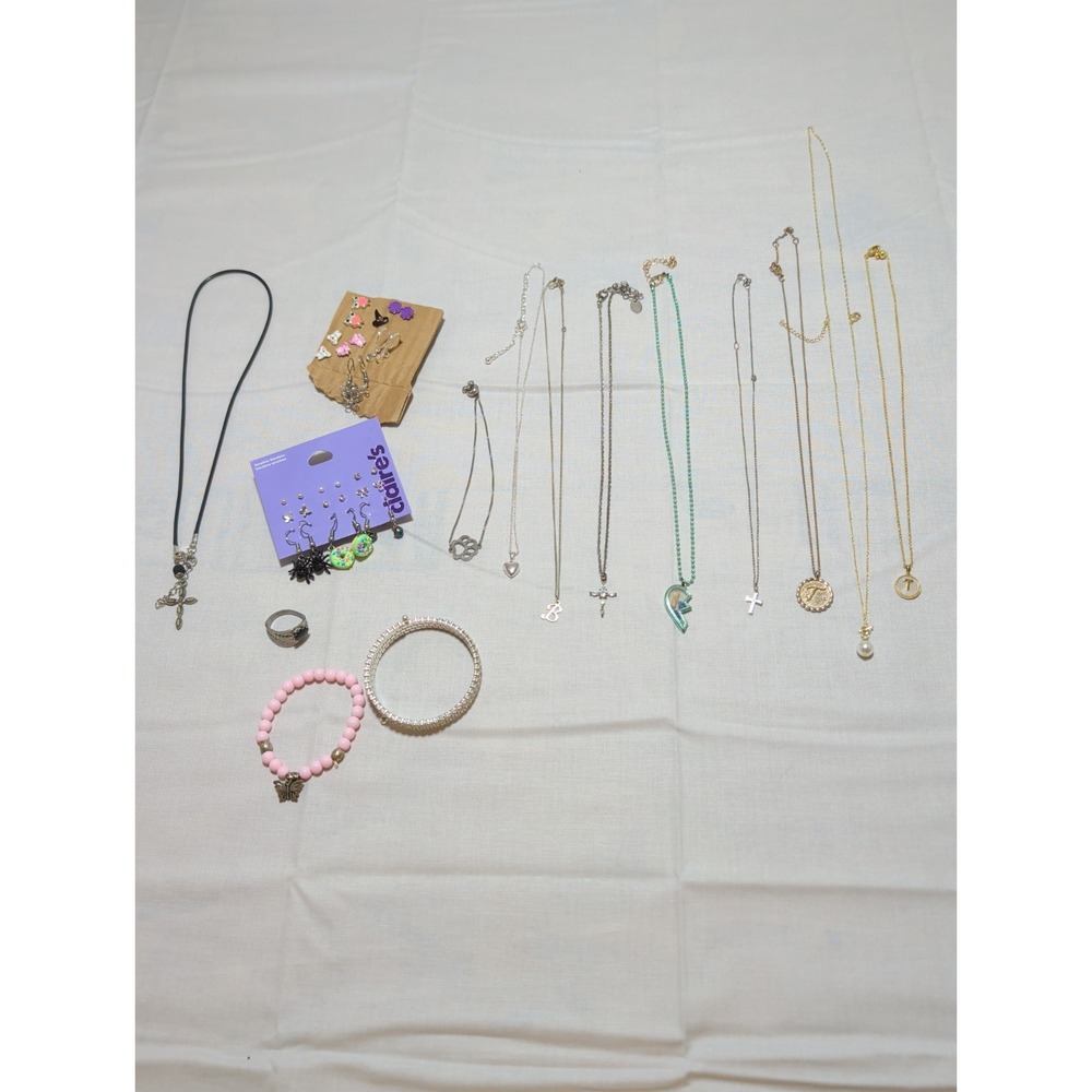 Girls Costume Jewelry Lot Claire's Necklaces Bracelets Earrings Rings Set